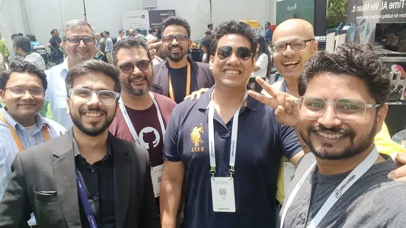 Group selfie at Devcon24 by SaaS Insider
