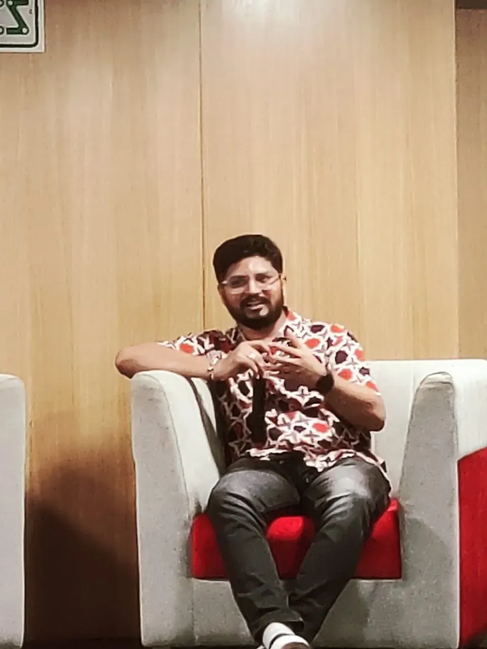 Nikunj speaking at the eChai Startup Growth Networking Meetup