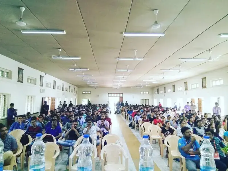 A packed hall of students during a Startup India Yatra session