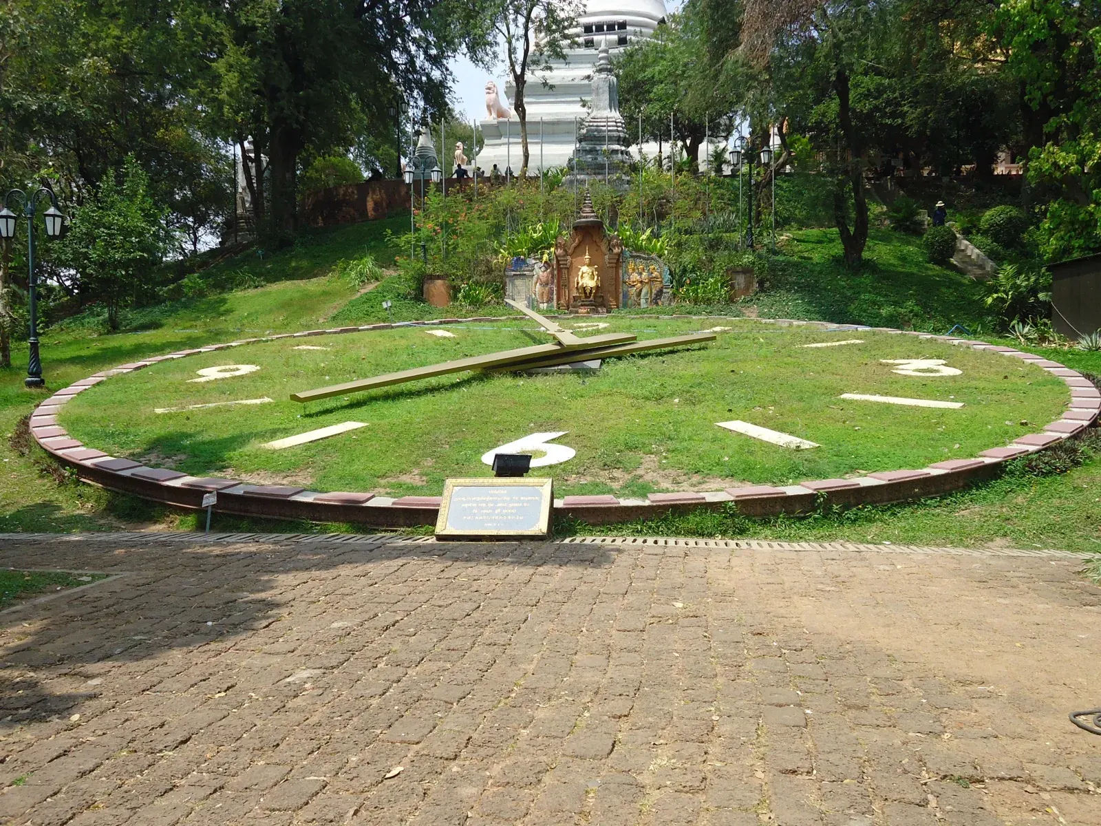 The large flower clock in the gardens at Wat Phnom