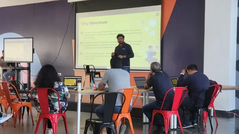Teams at the Whatfix hackathon