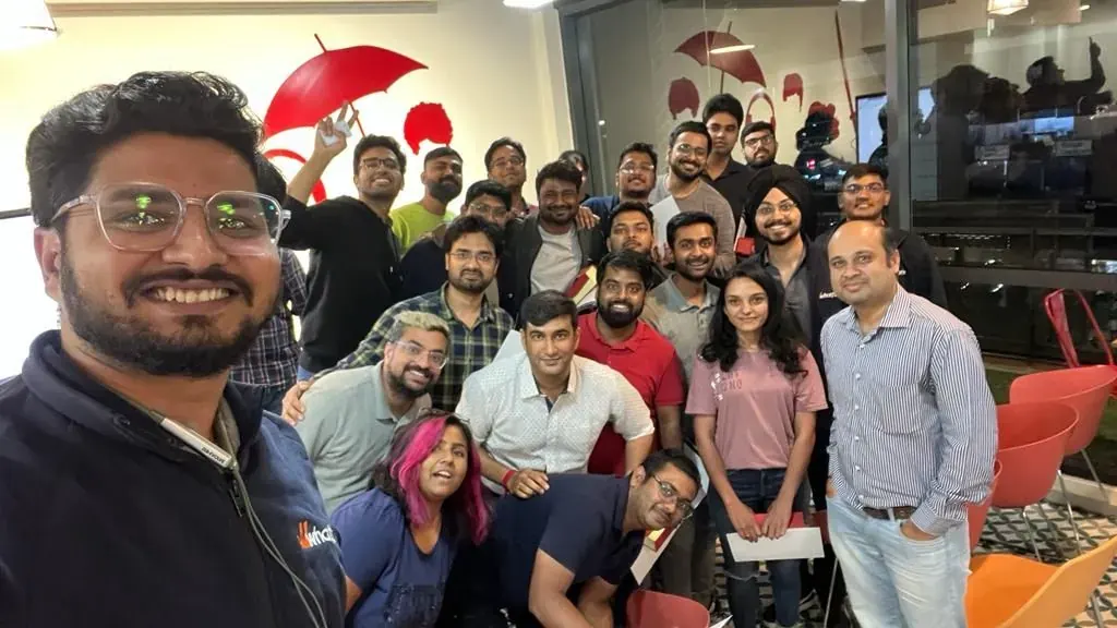 The Whatfix Analytics team celebrating their award