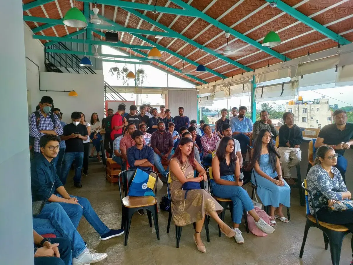 A full room at a meetup Nikunj hosted